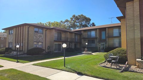 Tiny photo for 18318 Exchange Avenue #1B, Lansing, IL 60438 (MLS # 12492461)