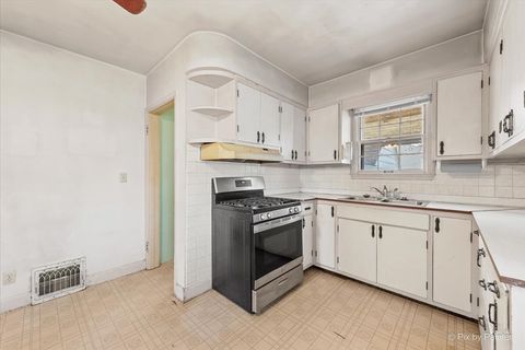 Tiny photo for 3 S South Elgin Boulevard, South Elgin, IL 60177 (MLS # 12599986)