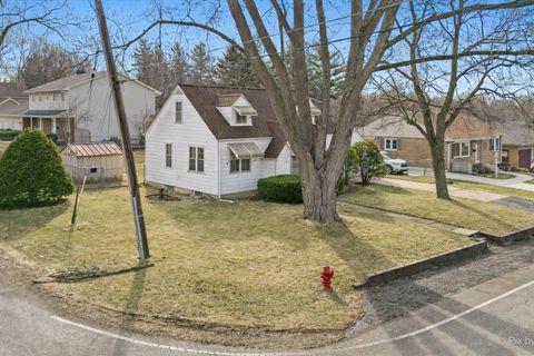 Tiny photo for 3 S South Elgin Boulevard, South Elgin, IL 60177 (MLS # 12599986)
