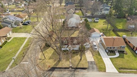 Photo of 3 S South Elgin Boulevard, South Elgin, IL 60177 (MLS # 12599986)