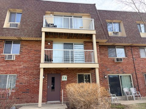 Tiny photo for 2 Villa Verde Drive #201, Buffalo Grove, IL 60089 (MLS # 12604085)