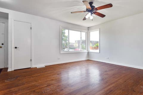 Tiny photo for 446 Oak Street, Des Plaines, IL 60016 (MLS # 12706264)