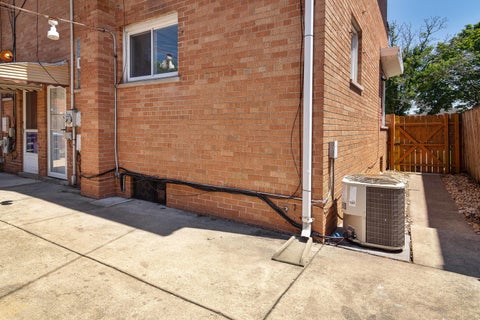 Tiny photo for 446 Oak Street, Des Plaines, IL 60016 (MLS # 12706264)
