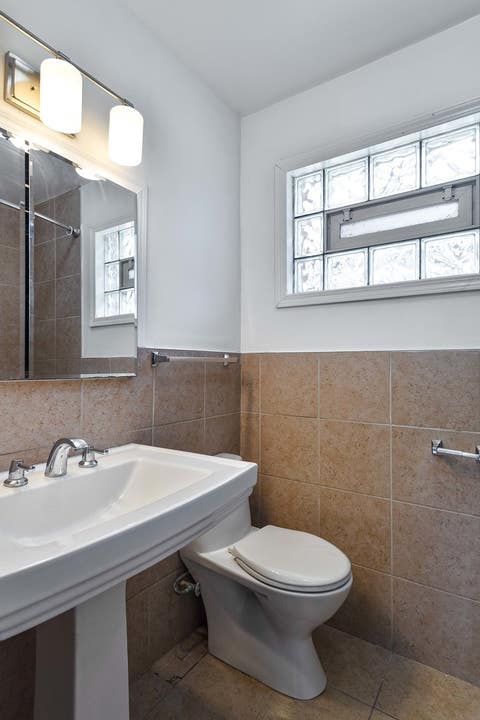 Tiny photo for 446 Oak Street, Des Plaines, IL 60016 (MLS # 12706264)