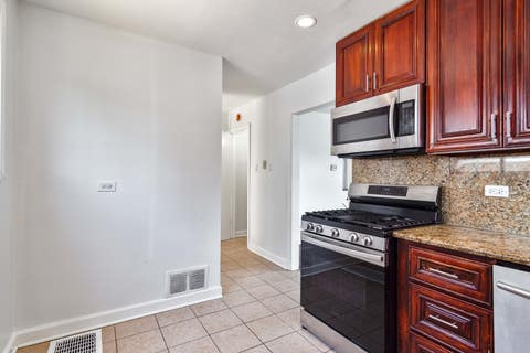 Tiny photo for 446 Oak Street, Des Plaines, IL 60016 (MLS # 12706264)