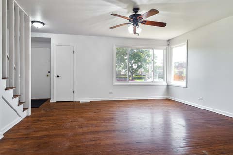 Tiny photo for 446 Oak Street, Des Plaines, IL 60016 (MLS # 12706264)