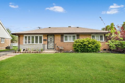 Photo of 7030 Saratoga Drive, Bridgeview, IL 60455 (MLS # 12644910)