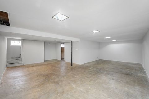 Tiny photo for 337 E Fullerton Avenue, Elmhurst, IL 60126 (MLS # 12539037)