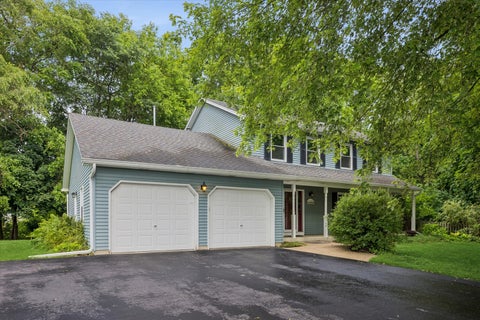 Tiny photo for 6N115 Riverside Drive, St. Charles, IL 60174 (MLS # 12670647)