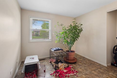 Tiny photo for 932 W Weathersfield Way, Schaumburg, IL 60193 (MLS # 12634325)