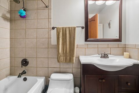Tiny photo for 932 W Weathersfield Way, Schaumburg, IL 60193 (MLS # 12634325)