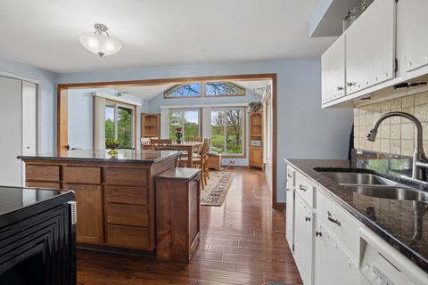 Tiny photo for 932 W Weathersfield Way, Schaumburg, IL 60193 (MLS # 12634325)