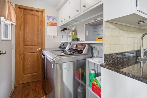 Tiny photo for 932 W Weathersfield Way, Schaumburg, IL 60193 (MLS # 12634325)