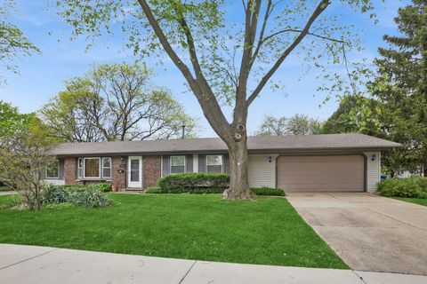 Tiny photo for 932 W Weathersfield Way, Schaumburg, IL 60193 (MLS # 12634325)