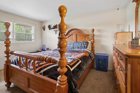 Tiny photo for 932 W Weathersfield Way, Schaumburg, IL 60193 (MLS # 12634325)