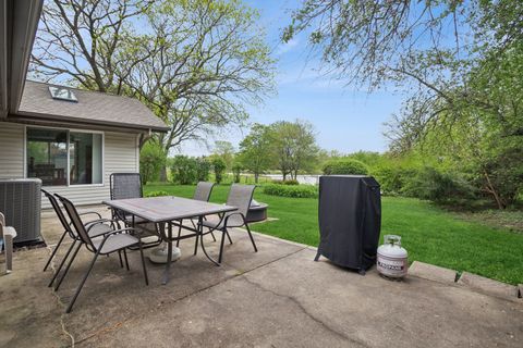 Tiny photo for 932 W Weathersfield Way, Schaumburg, IL 60193 (MLS # 12634325)