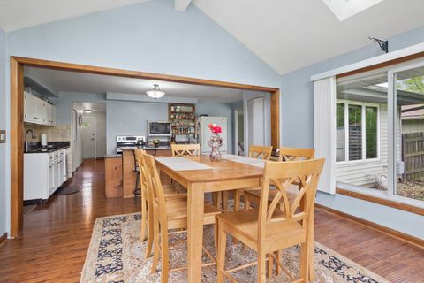 Tiny photo for 932 W Weathersfield Way, Schaumburg, IL 60193 (MLS # 12634325)