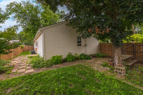 Tiny photo for 801 Fremont Street, Bloomington, IL 61701 (MLS # 12659681)