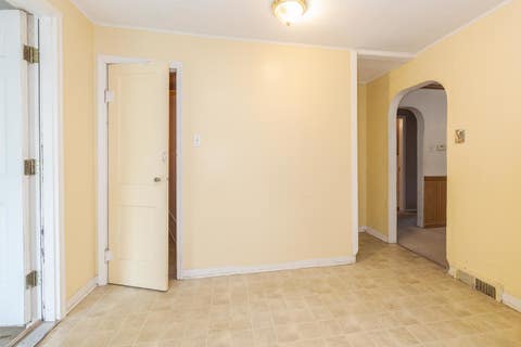Tiny photo for 801 Fremont Street, Bloomington, IL 61701 (MLS # 12659681)