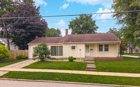 Photo of 801 Fremont Street, Bloomington, IL 61701 (MLS # 12659681)