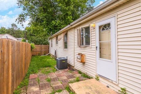 Tiny photo for 801 Fremont Street, Bloomington, IL 61701 (MLS # 12659681)