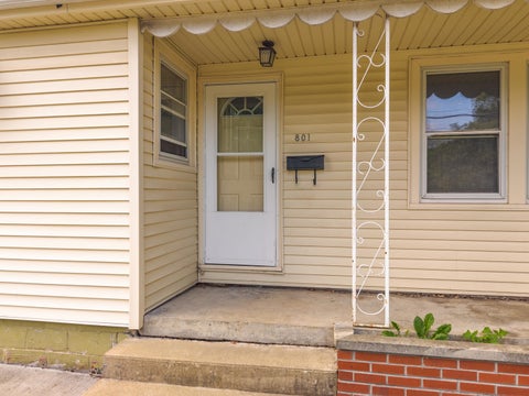 Tiny photo for 801 Fremont Street, Bloomington, IL 61701 (MLS # 12659681)