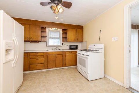 Tiny photo for 801 Fremont Street, Bloomington, IL 61701 (MLS # 12659681)