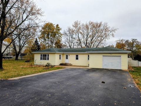 Photo of 2423 PECAN Street, Joliet, IL 60435 (MLS # 12520090)