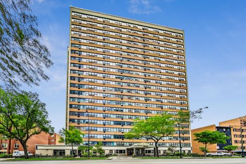 Tiny photo for 6030 N Sheridan Road #901, Chicago, IL 60660 (MLS # 12598894)