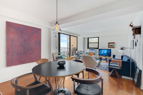 Tiny photo for 6030 N Sheridan Road #901, Chicago, IL 60660 (MLS # 12598894)