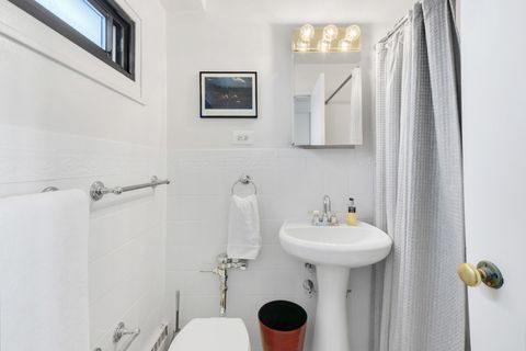 Tiny photo for 6030 N Sheridan Road #901, Chicago, IL 60660 (MLS # 12598894)