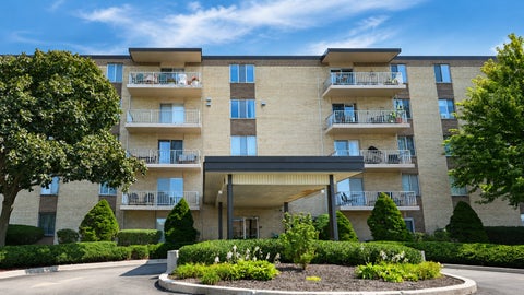 Photo of 110 W Butterfield Road #307S, Elmhurst, IL 60126 (MLS # 12750543)