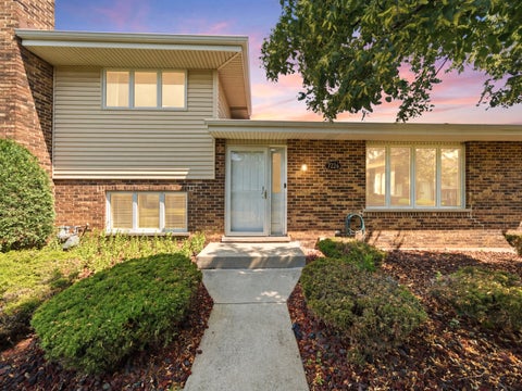 Photo of 7324 W 154TH Street, Orland Park, IL 60462 (MLS # 12763998)