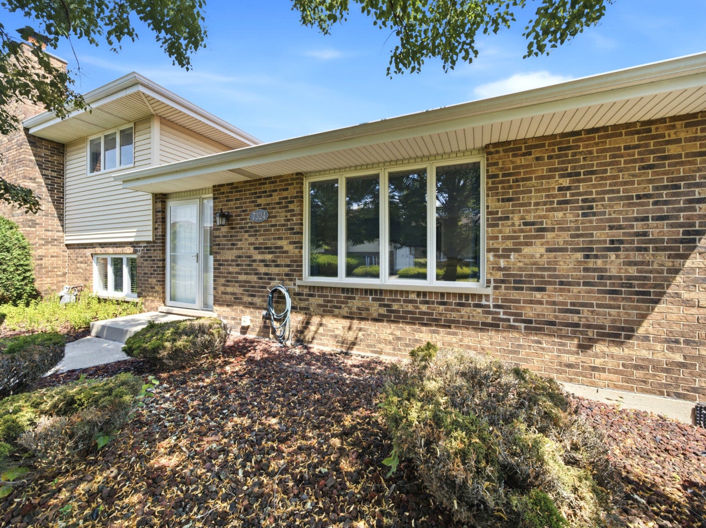 7324 W 154TH Street