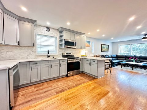 Tiny photo for 4546 N Merrimac Avenue, Chicago, IL 60630 (MLS # 12507300)