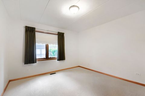 Tiny photo for 4940 W 134 Court #403, Crestwood, IL 60418 (MLS # 12624507)