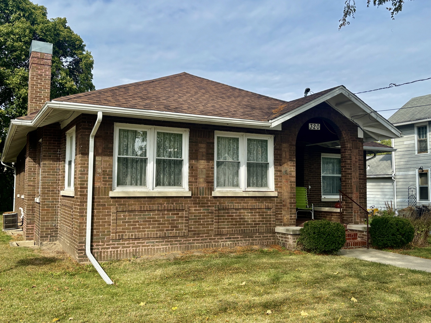 320 E Hurlbut Avenue