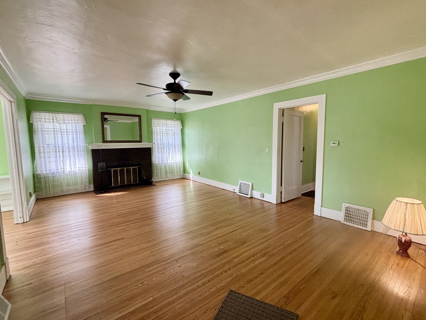 320 E Hurlbut Avenue