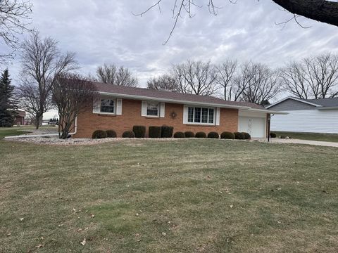 Photo of 918 E Lefevre Avenue, Gibson City, IL 60936 (MLS # 12535962)