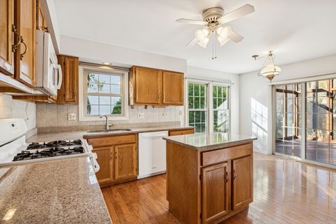 Tiny photo for 1420 Trailwood Drive, Crystal Lake, IL 60014 (MLS # 12508775)