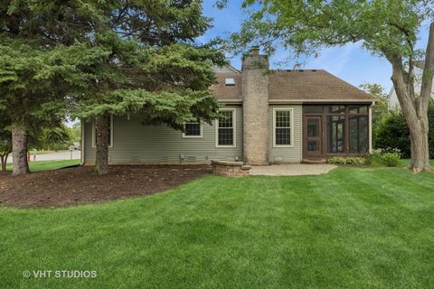 Tiny photo for 1420 Trailwood Drive, Crystal Lake, IL 60014 (MLS # 12508775)