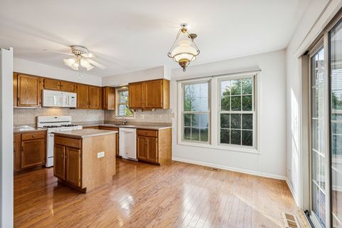 Tiny photo for 1420 Trailwood Drive, Crystal Lake, IL 60014 (MLS # 12508775)