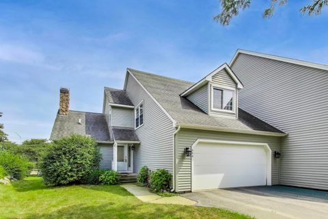 Photo of 640 Wilbur Court, Gurnee, IL 60031 (MLS # 12461115)
