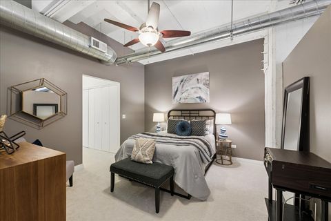 Tiny photo for 565 W Quincy Street #609, Chicago, IL 60661 (MLS # 12605470)