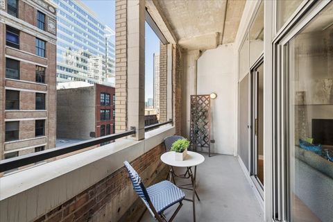 Tiny photo for 565 W Quincy Street #609, Chicago, IL 60661 (MLS # 12605470)