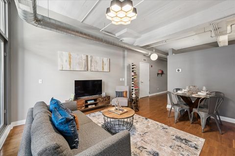 Tiny photo for 565 W Quincy Street #609, Chicago, IL 60661 (MLS # 12605470)
