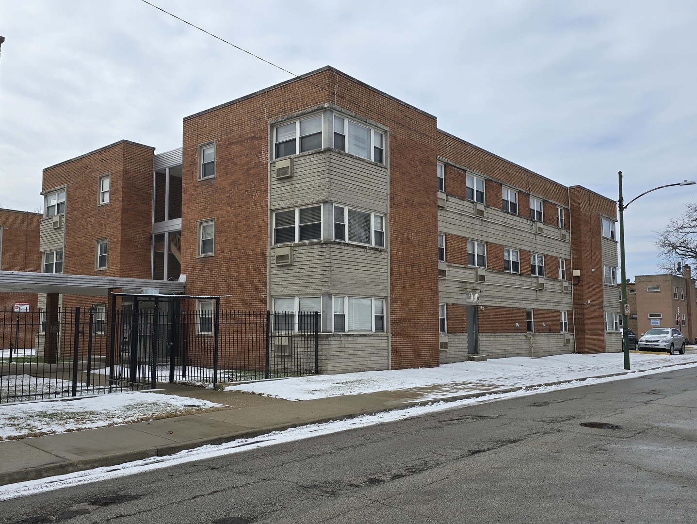 2411 W Balmoral Avenue 3D