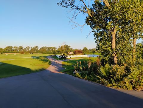 Tiny photo for 12248 Fairway Circle #B, Blue Island, IL 60406 (MLS # 12569375)