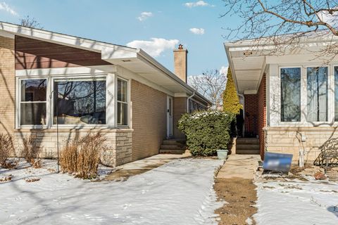 Tiny photo for 1811 South Boulevard, Evanston, IL 60202 (MLS # 12547150)