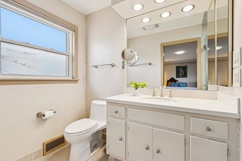 Tiny photo for 1811 South Boulevard, Evanston, IL 60202 (MLS # 12547150)